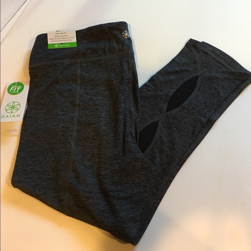NWT Gaiam Capri Length Dk Grey Yoga Pants Size M
